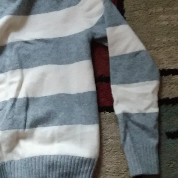Tommy Hilfiger Sweater - Picture 11 of 13
